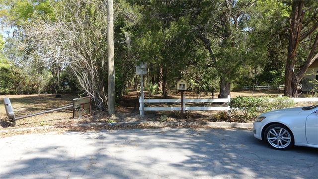 4910 NW 39TH TERRACE NW, Gainesville, FL 32606