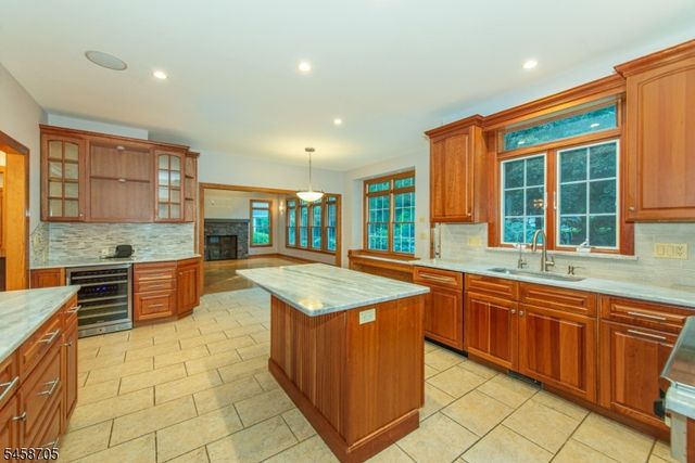 50 Gormley Ln, Kinnelon Boro, NJ 07405