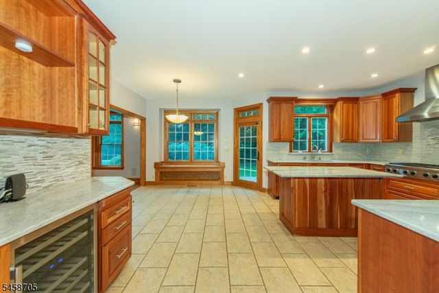 50 Gormley Ln, Kinnelon Boro, NJ 07405
