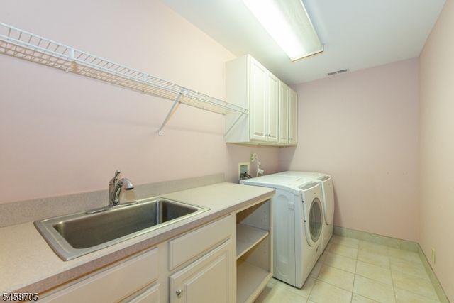 50 Gormley Ln, Kinnelon Boro, NJ 07405