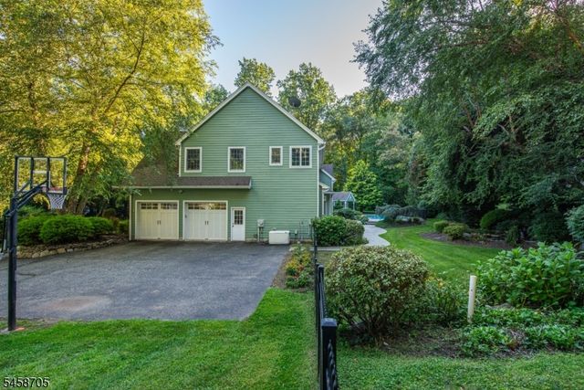 50 Gormley Ln, Kinnelon Boro, NJ 07405