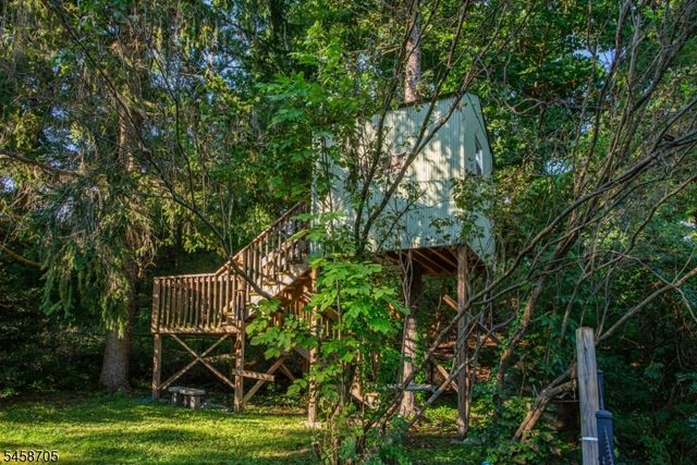 50 Gormley Ln, Kinnelon Boro, NJ 07405
