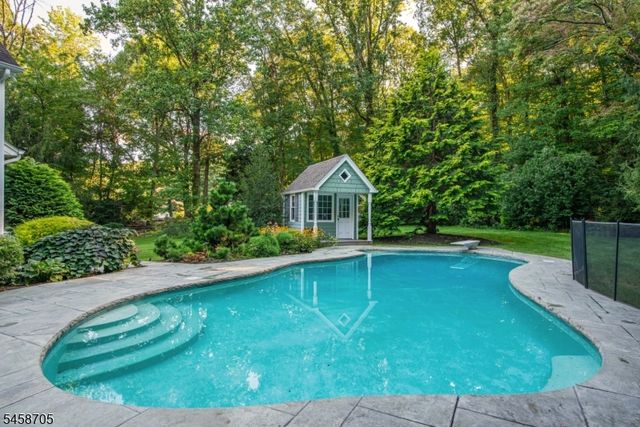 50 Gormley Ln, Kinnelon Boro, NJ 07405