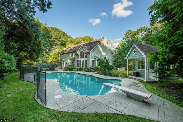 50 Gormley Ln, Kinnelon Boro, NJ 07405