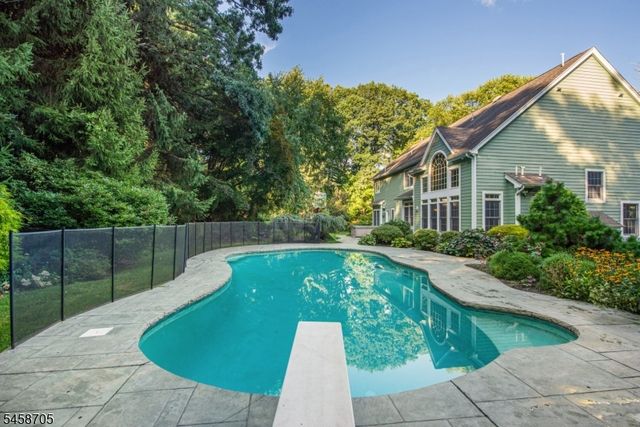 50 Gormley Ln, Kinnelon Boro, NJ 07405
