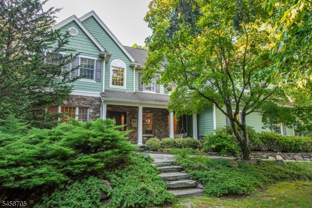 50 Gormley Ln, Kinnelon Boro, NJ 07405