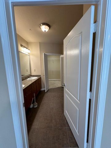 1711 Old Spanish Trail 308, Houston, TX 77054