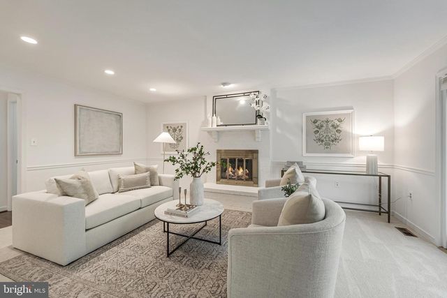 10332 DUNN MEADOW RD, Vienna, VA 22182