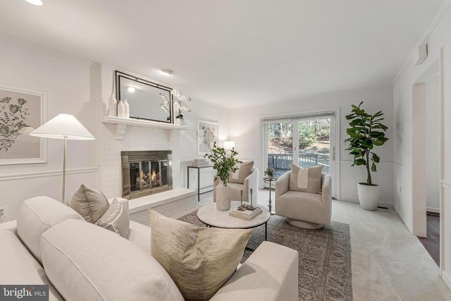 10332 DUNN MEADOW RD, Vienna, VA 22182