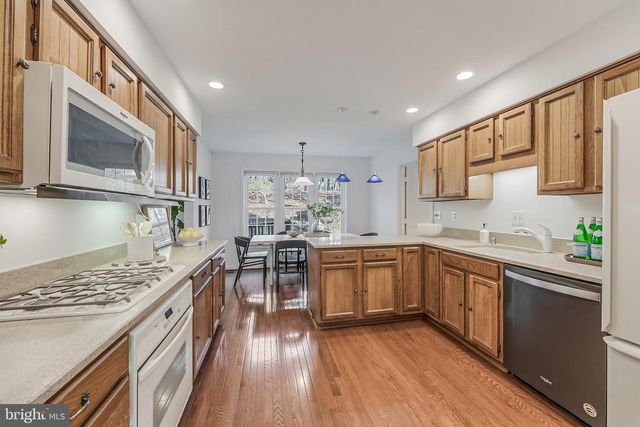 10332 DUNN MEADOW RD, Vienna, VA 22182