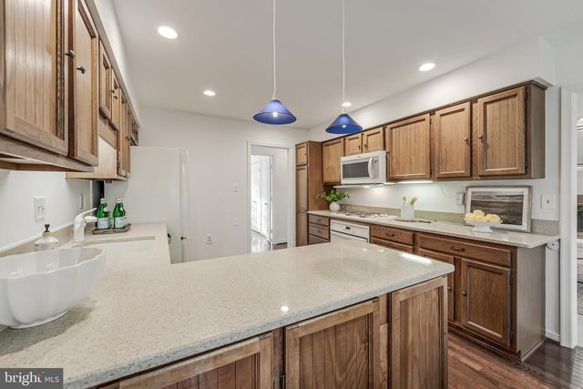 10332 DUNN MEADOW RD, Vienna, VA 22182