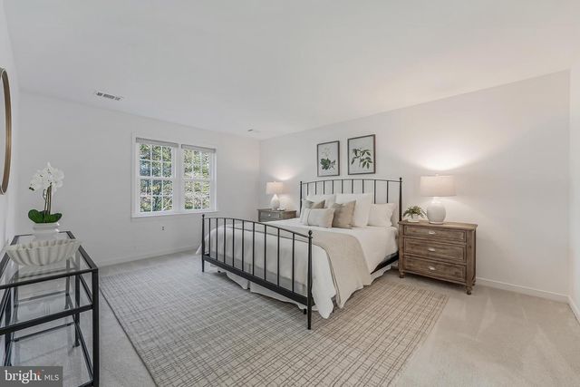 10332 DUNN MEADOW RD, Vienna, VA 22182