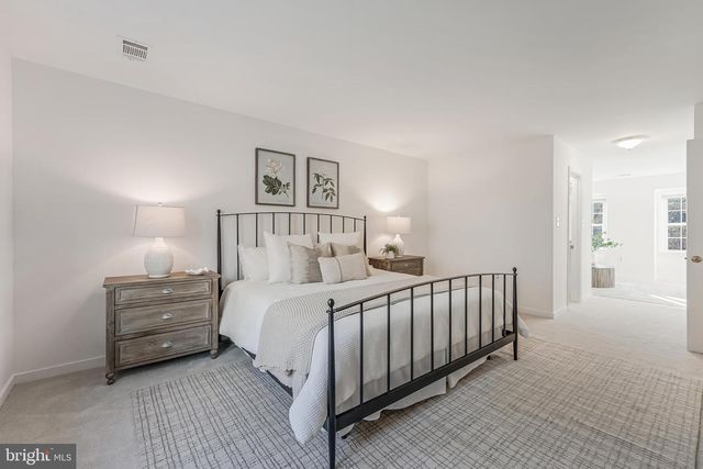 10332 DUNN MEADOW RD, Vienna, VA 22182