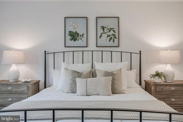 10332 DUNN MEADOW RD, Vienna, VA 22182