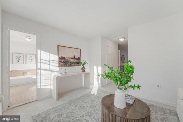 10332 DUNN MEADOW RD, Vienna, VA 22182