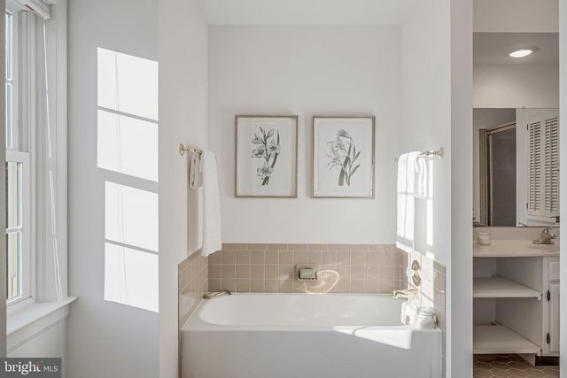 10332 DUNN MEADOW RD, Vienna, VA 22182