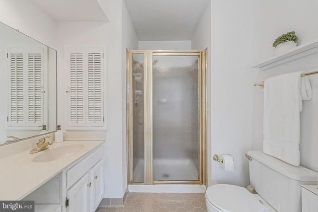 10332 DUNN MEADOW RD, Vienna, VA 22182