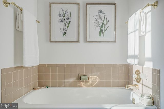 10332 DUNN MEADOW RD, Vienna, VA 22182