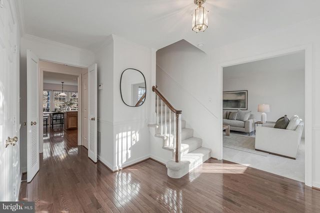 10332 DUNN MEADOW RD, Vienna, VA 22182