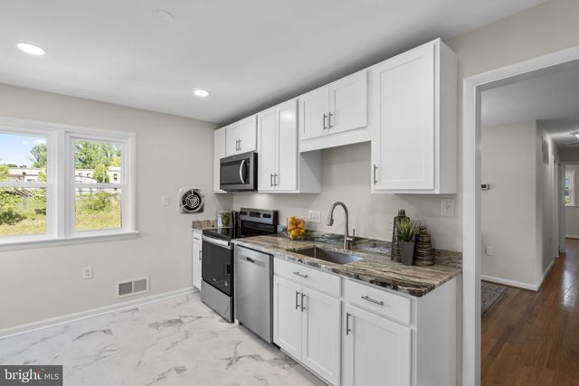 7530 FAIRWOOD LN, Falls Church, VA 22046