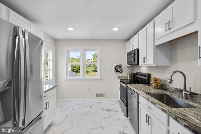 7530 FAIRWOOD LN, Falls Church, VA 22046