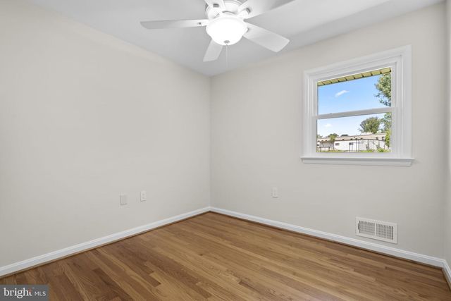 7530 FAIRWOOD LN, Falls Church, VA 22046