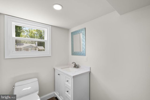 7530 FAIRWOOD LN, Falls Church, VA 22046