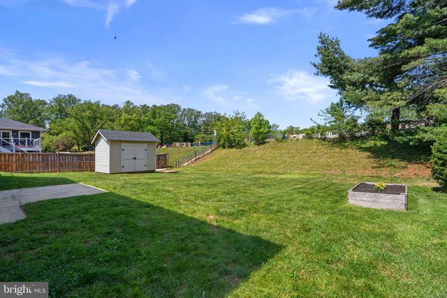7530 FAIRWOOD LN, Falls Church, VA 22046