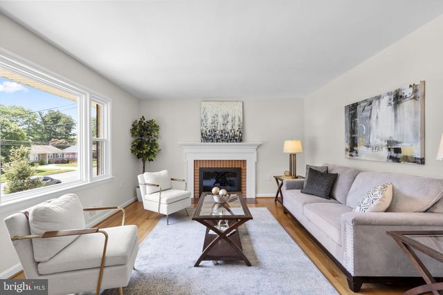 7530 FAIRWOOD LN, Falls Church, VA 22046