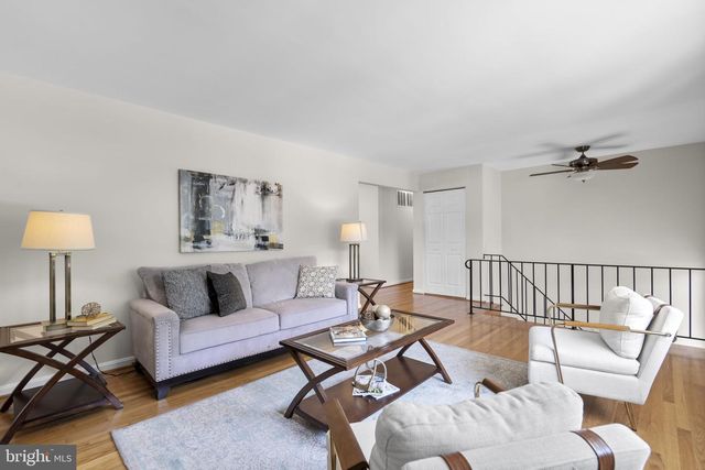 7530 FAIRWOOD LN, Falls Church, VA 22046