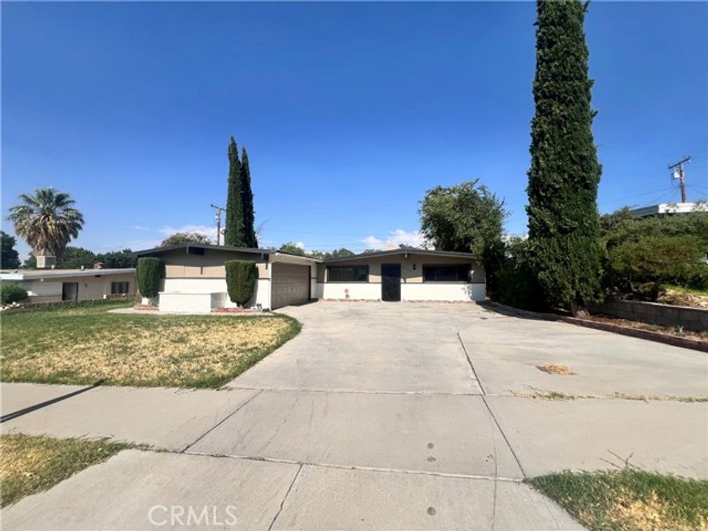 38710 Yucca Tree Street, Palmdale, CA 93551