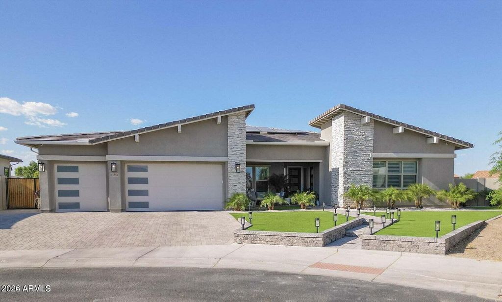 13730 W BLOOMINGTON Street, Litchfield Park, AZ 85340 — photo 2
