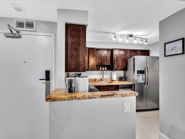 4040 Galt Ocean Dr 811, Fort Lauderdale, FL 33308