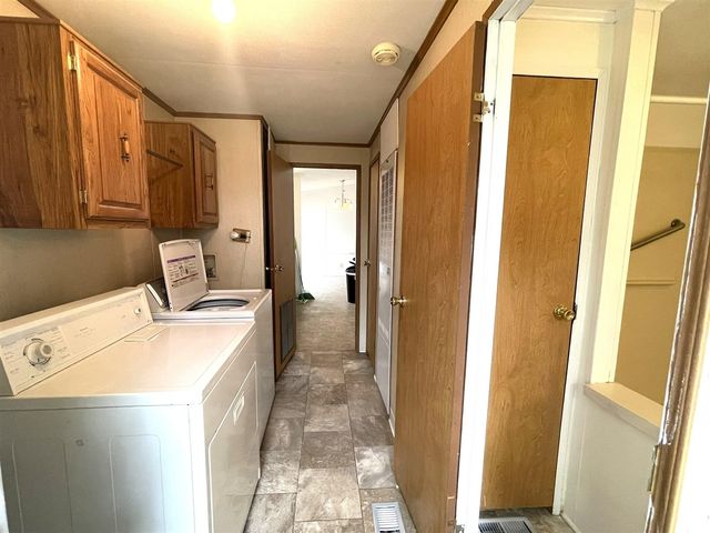 229 Cadgewith, Lansing, MI 48906