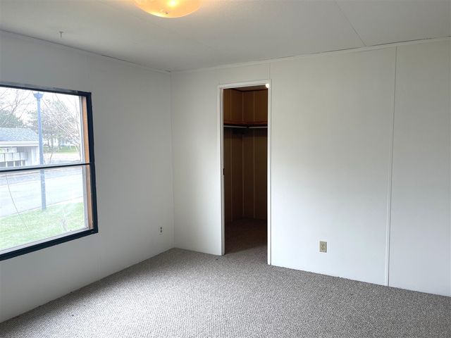 229 Cadgewith, Lansing, MI 48906