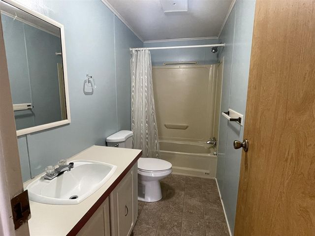 229 Cadgewith, Lansing, MI 48906