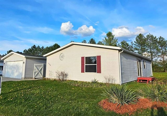 229 Cadgewith, Lansing, MI 48906