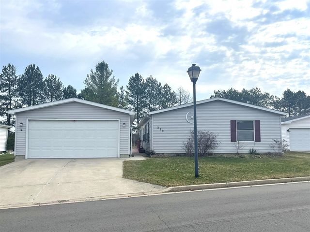 229 Cadgewith, Lansing, MI 48906