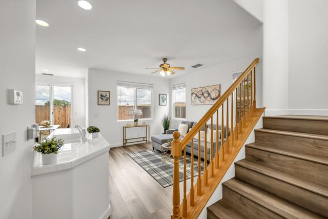 5912 CADDINGTON Way, Sacramento, CA 95835