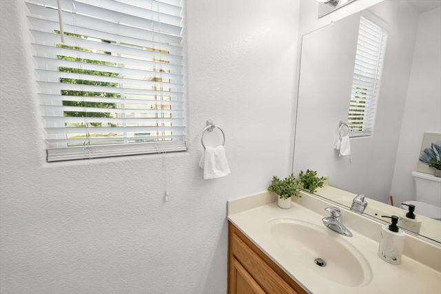 5912 CADDINGTON Way, Sacramento, CA 95835