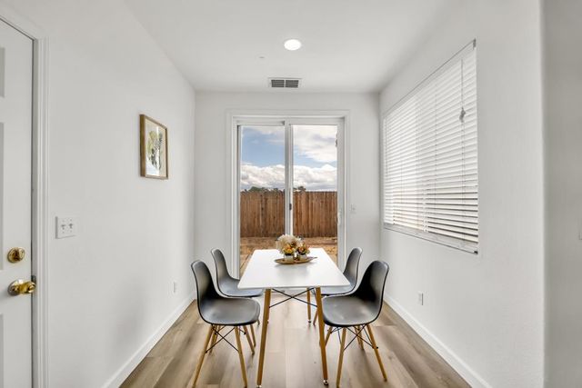 5912 CADDINGTON Way, Sacramento, CA 95835