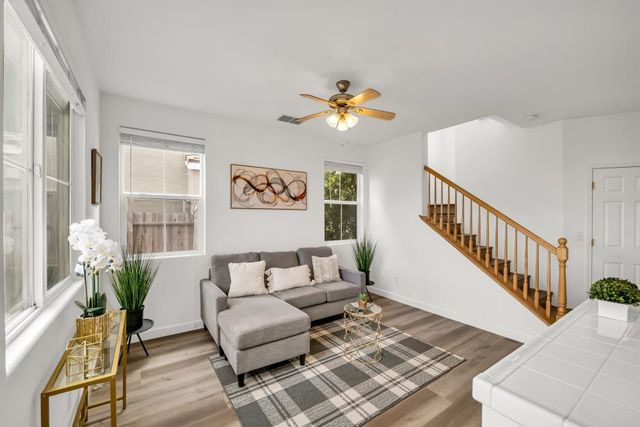 5912 CADDINGTON Way, Sacramento, CA 95835