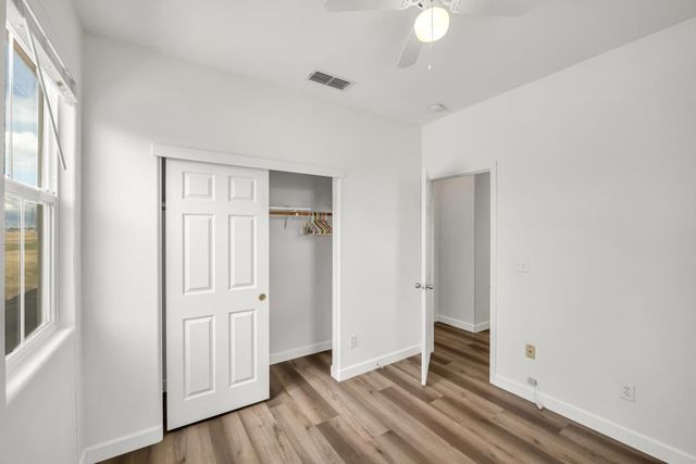 5912 CADDINGTON Way, Sacramento, CA 95835