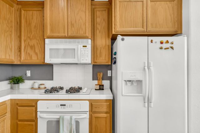 5912 CADDINGTON Way, Sacramento, CA 95835