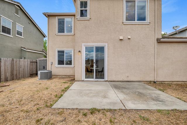 5912 CADDINGTON Way, Sacramento, CA 95835