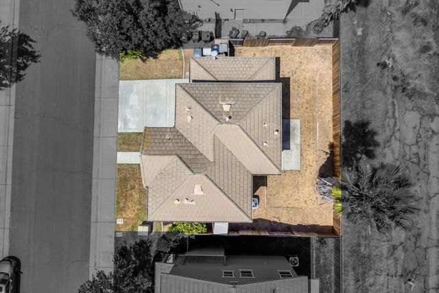 5912 CADDINGTON Way, Sacramento, CA 95835