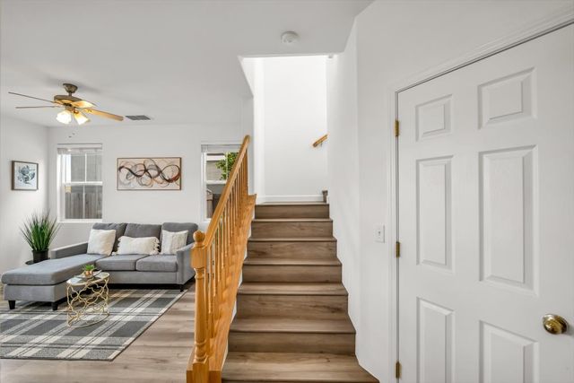 5912 CADDINGTON Way, Sacramento, CA 95835