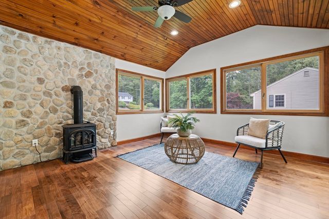 5 Ivanhoe Dr., Lynnfield, MA 01940