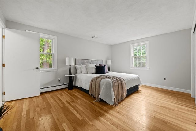 5 Ivanhoe Dr., Lynnfield, MA 01940