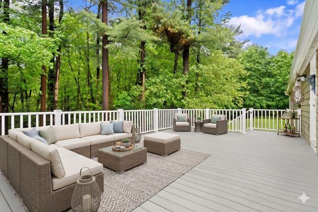5 Ivanhoe Dr., Lynnfield, MA 01940